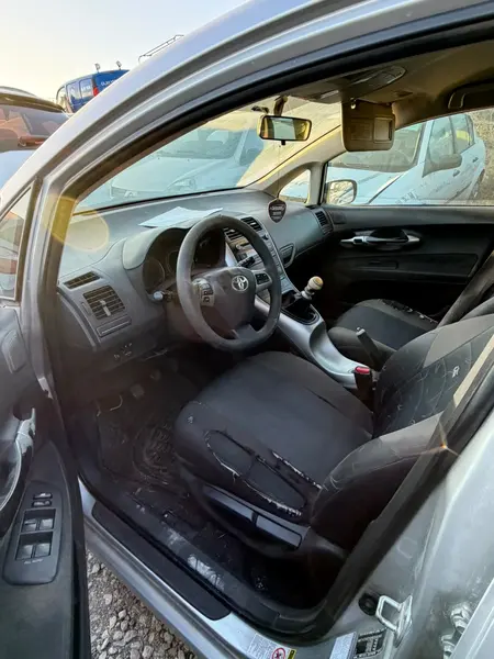 2010 MODEL TOYOTA AURİS
