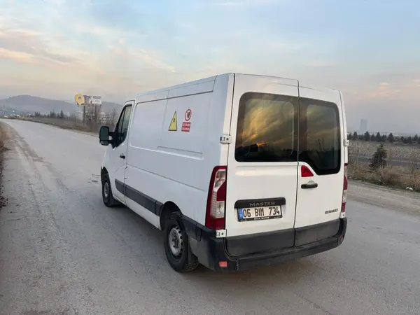 2018 MODEL RENAULT MASTER 9 m3