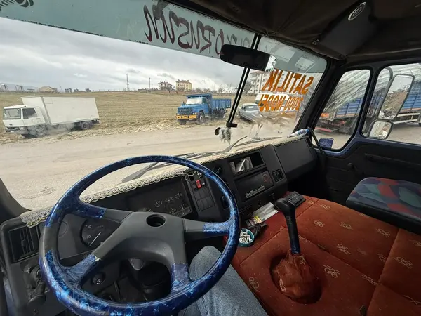 2000 MODEL MERCEDES-BENZ 2521 6x2/48