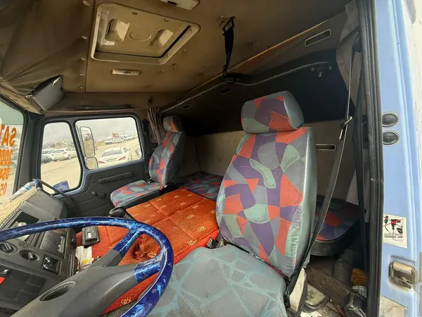 2000 MODEL MERCEDES-BENZ