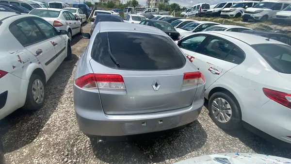 2010 MODEL RENAULT LAGUNA