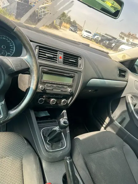 2011 MODEL VOLKSWAGEN JETTA 1.2TSI
